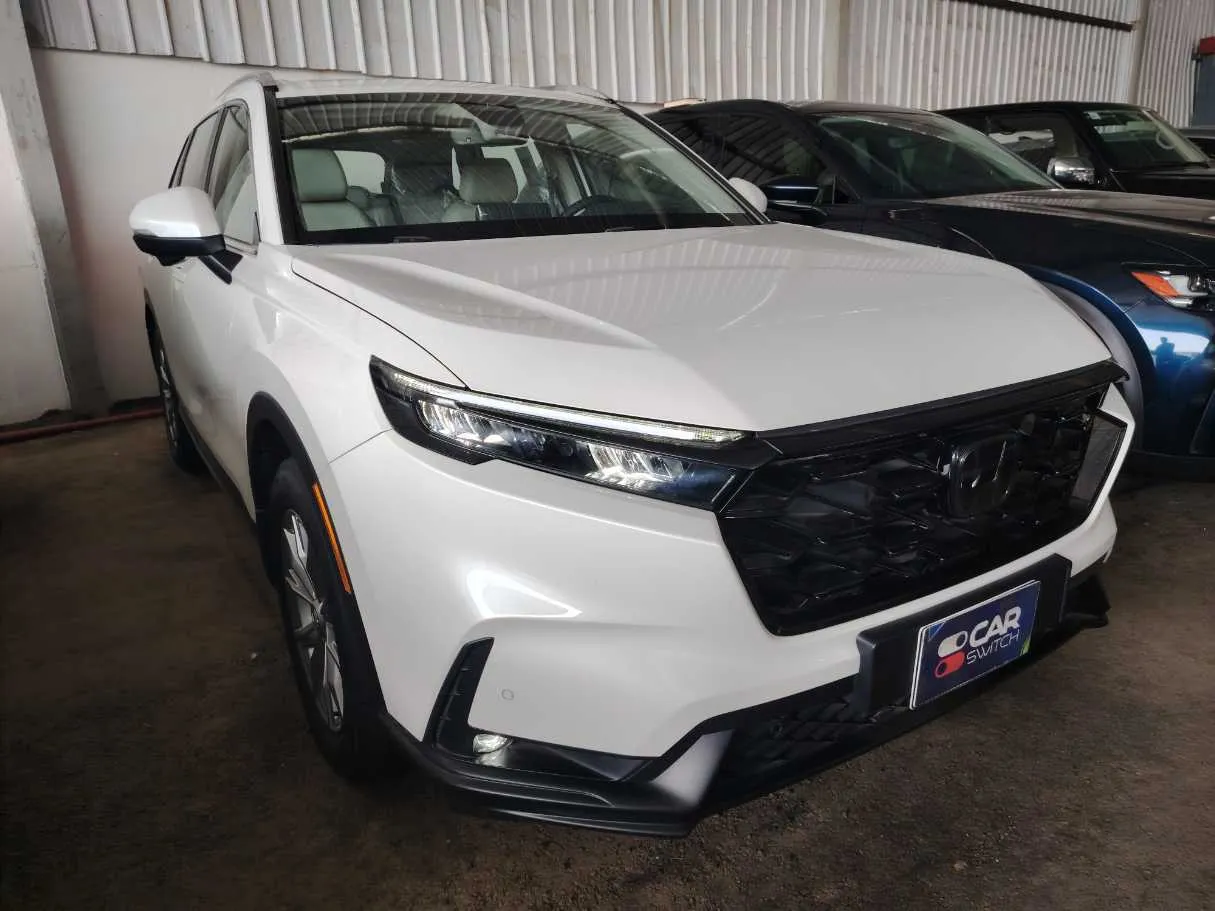 Car image 3