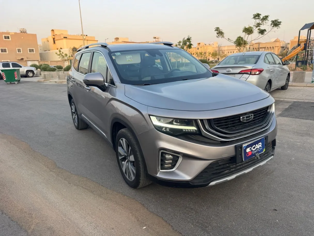 Car image 3
