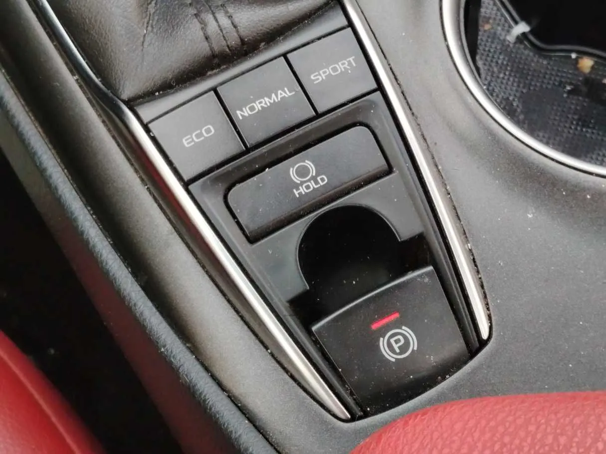 Car image 20