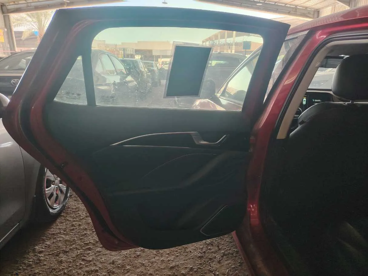 Car image 21