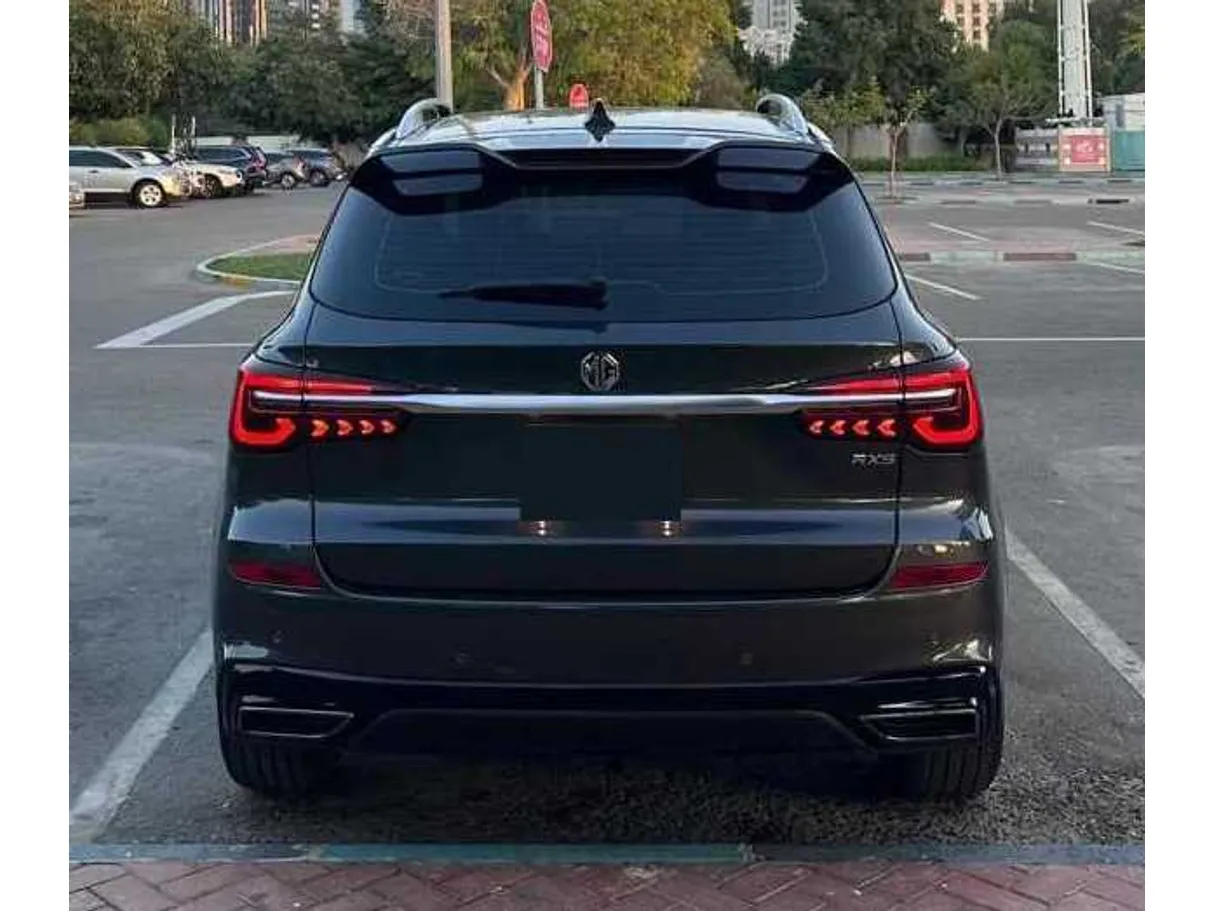 Car image 3