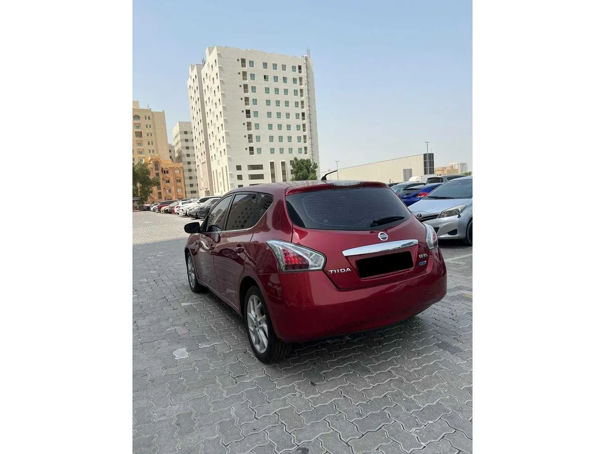 Car image 7