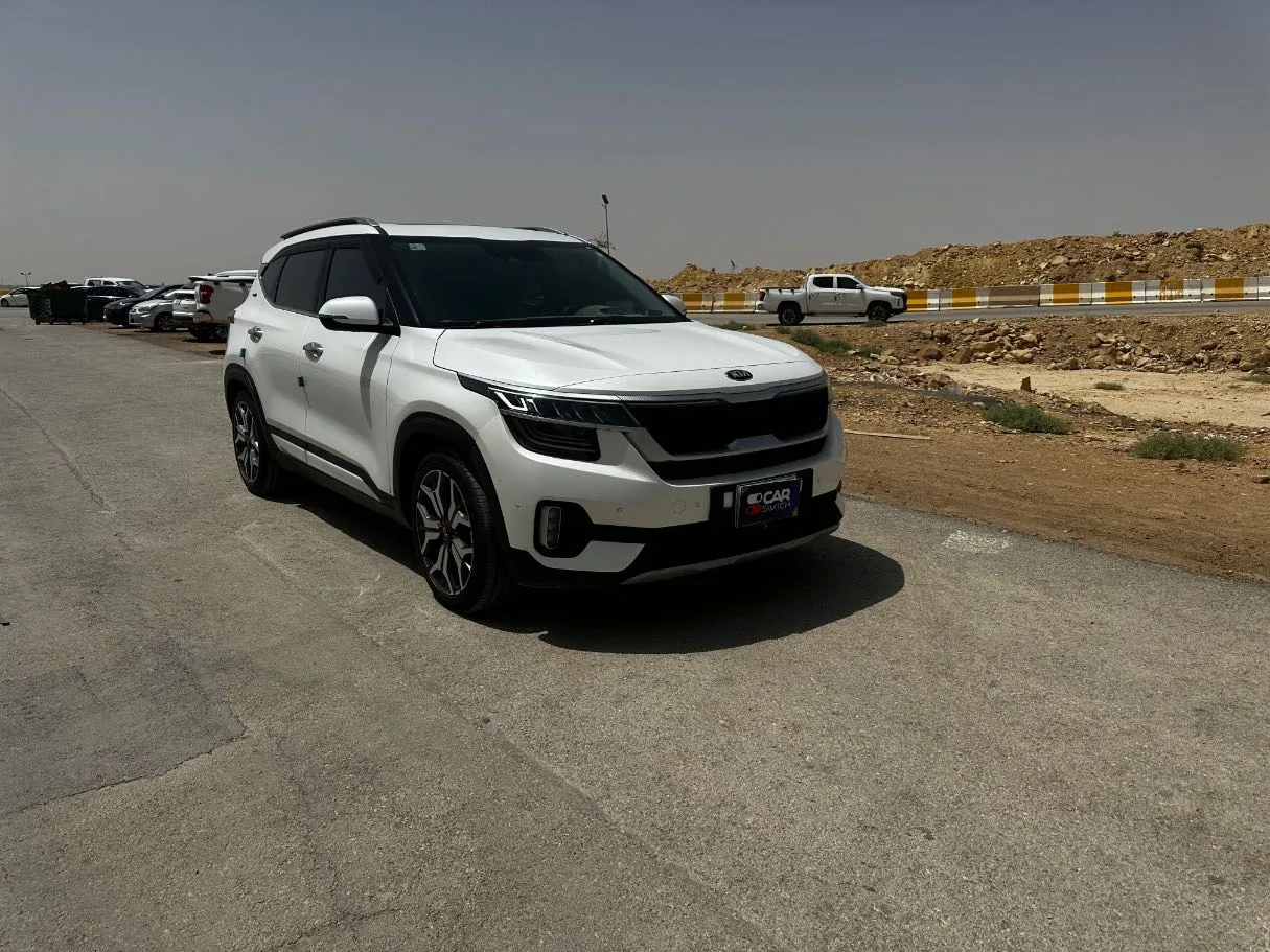 Car image 3