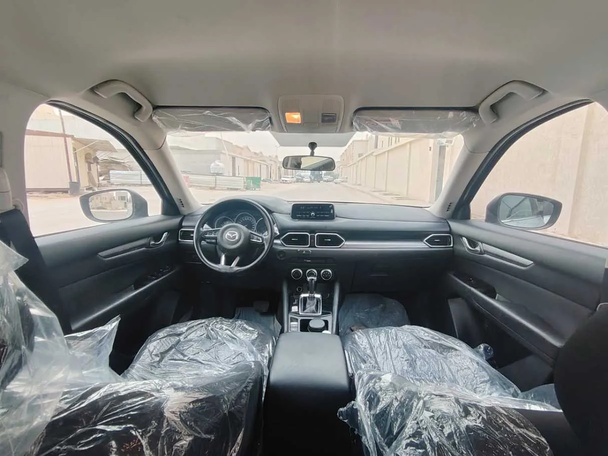 Car image 18