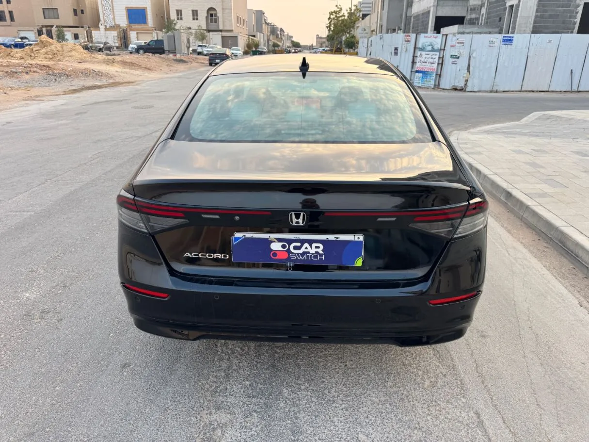 Car image 6