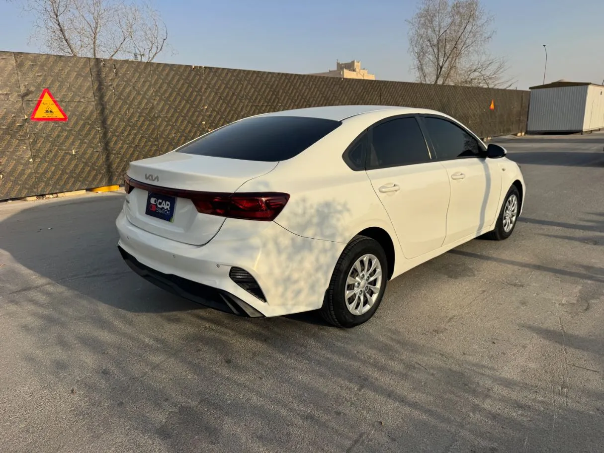 Car image 5