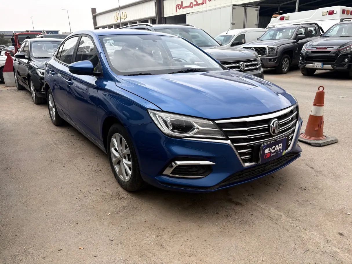 Car image 3