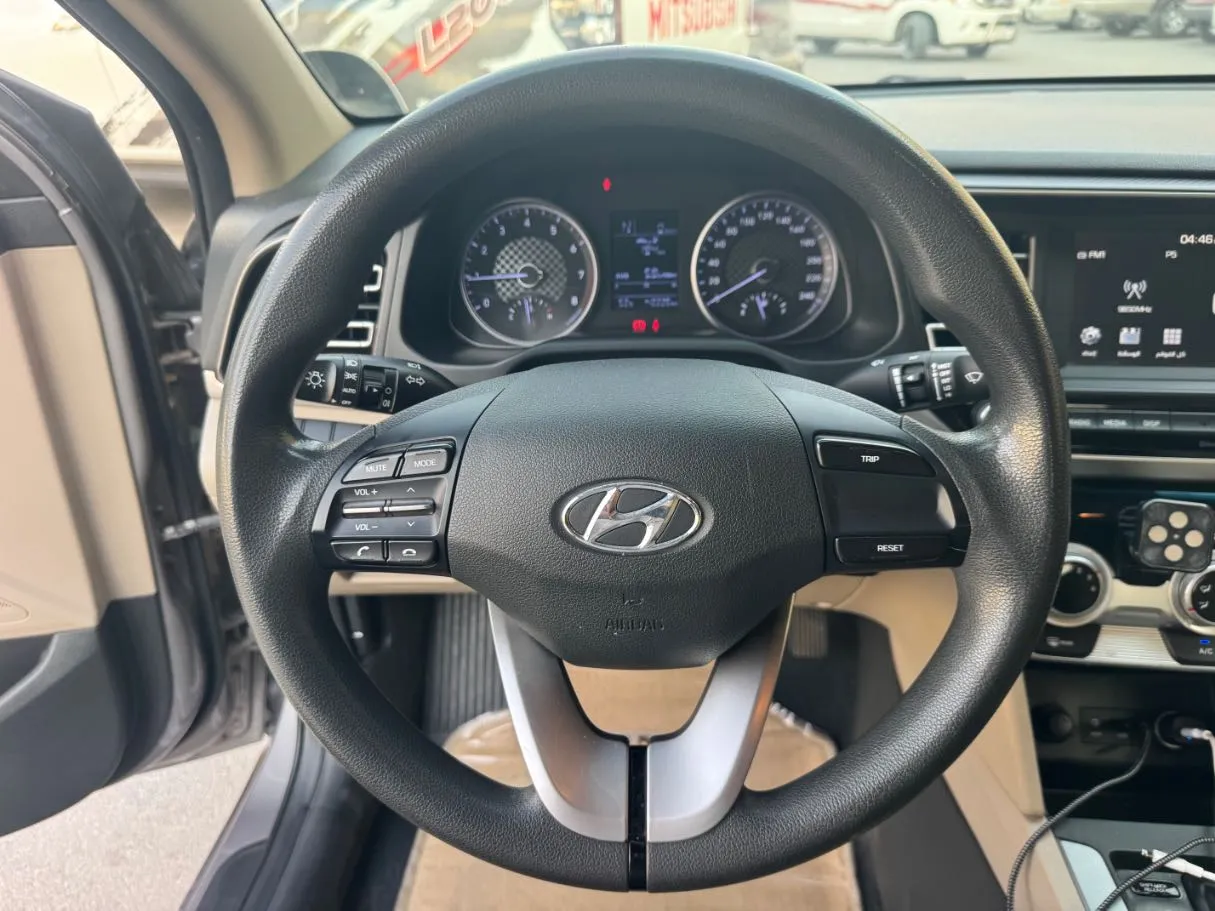 Car image 18