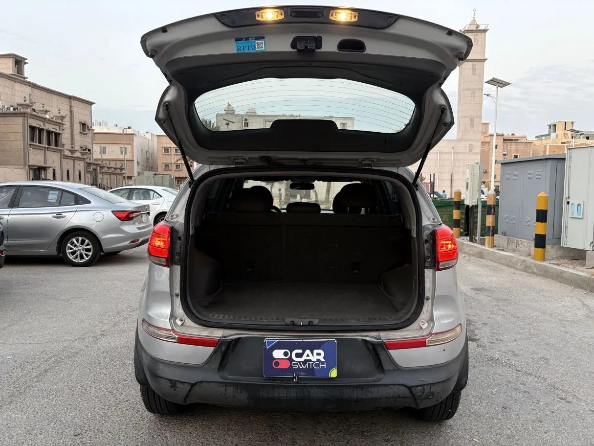 Car image 24