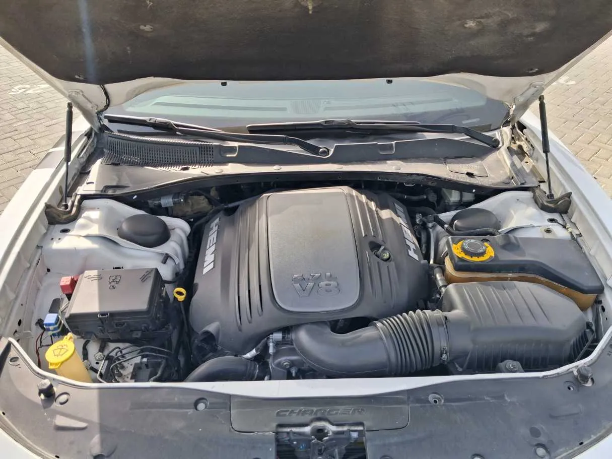 Car image 20