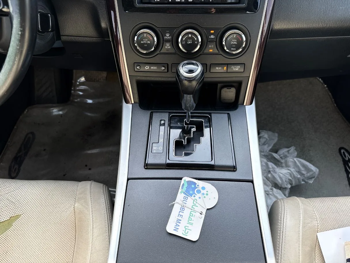 Car image 19