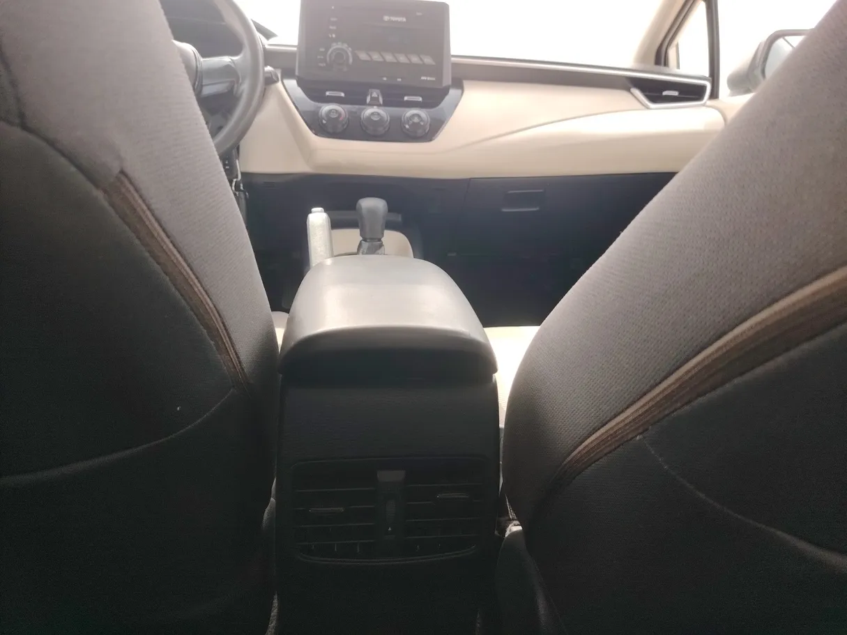 Car image 22