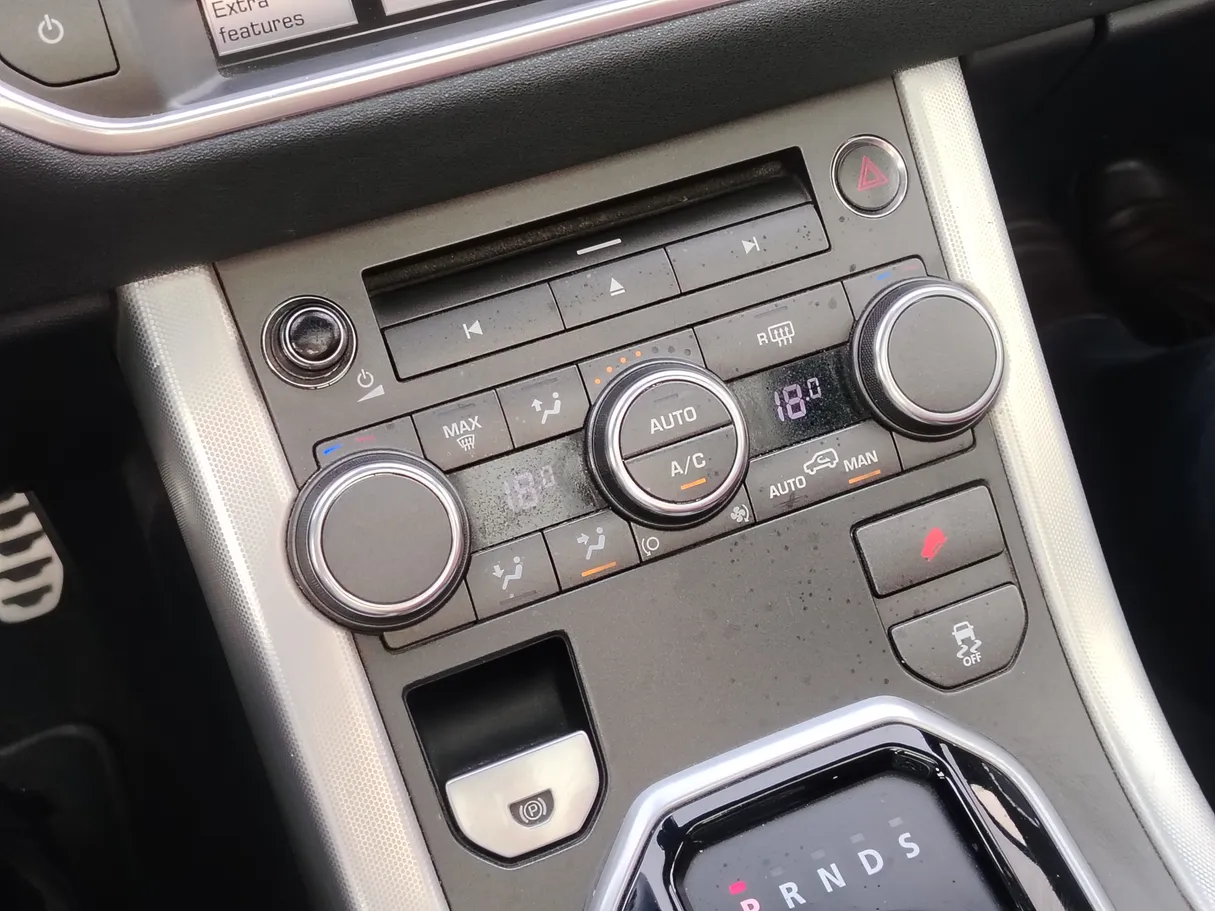 Car image 24