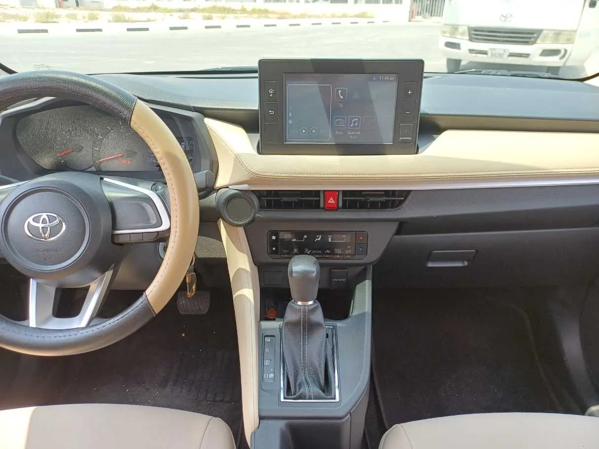 Car image 16