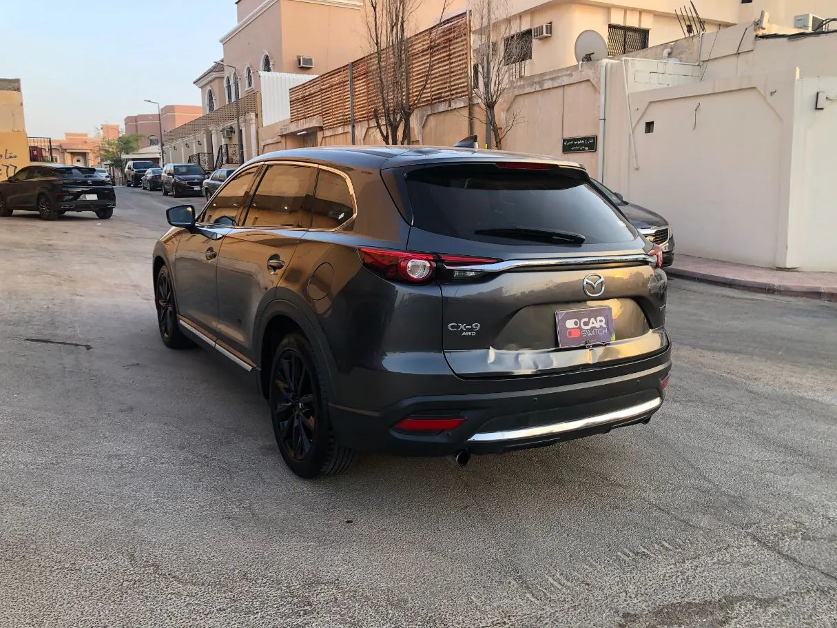 Car image 7