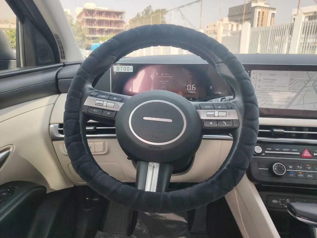 Car image 22
