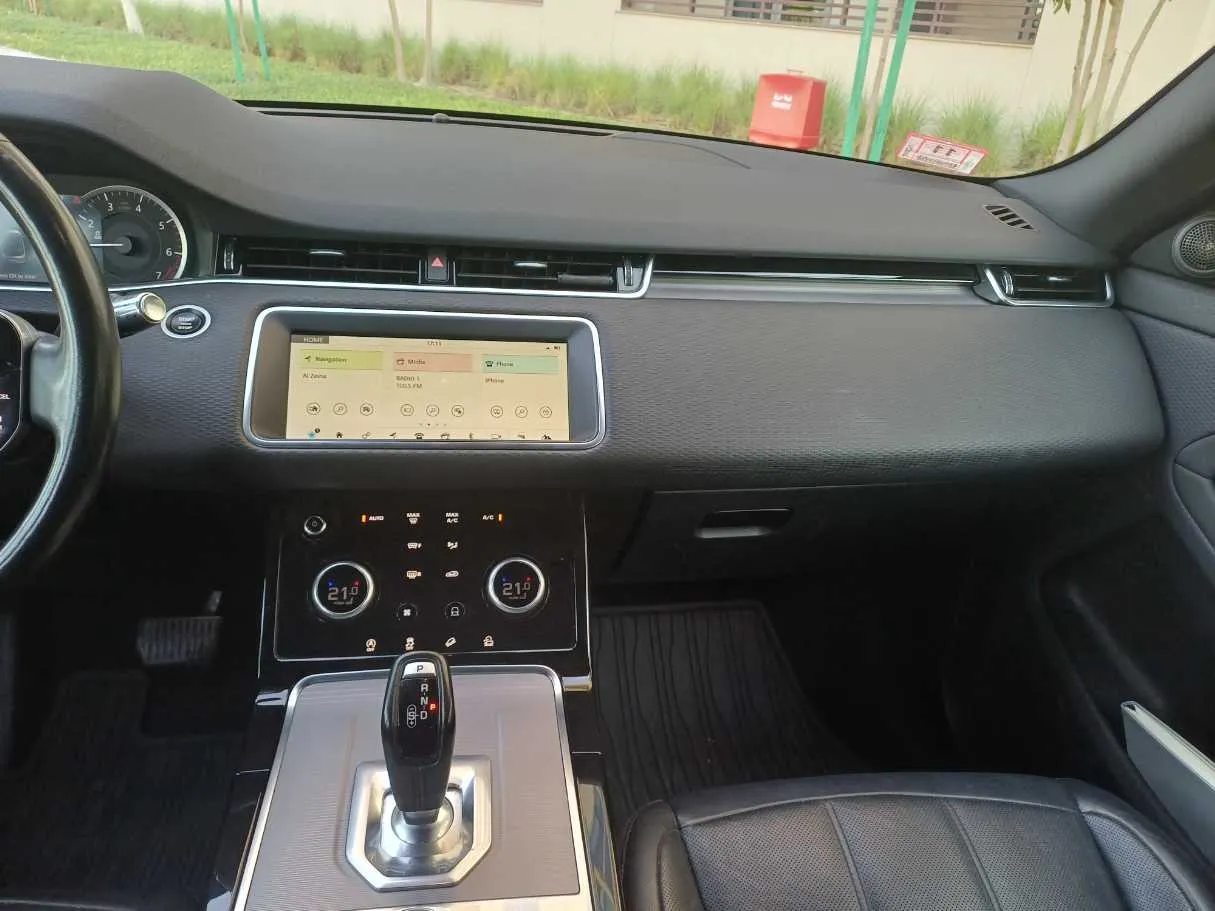 Car image 15
