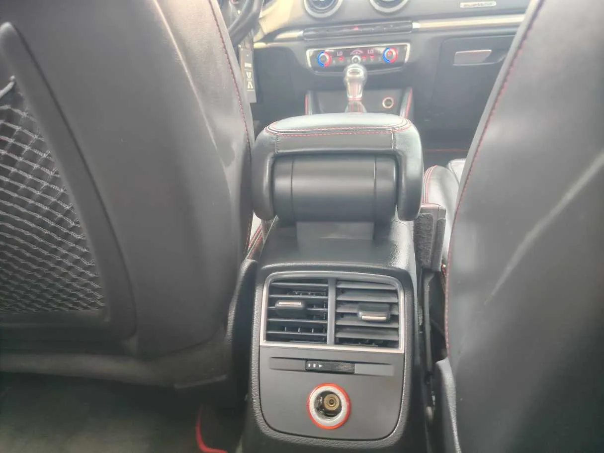 Car image 31