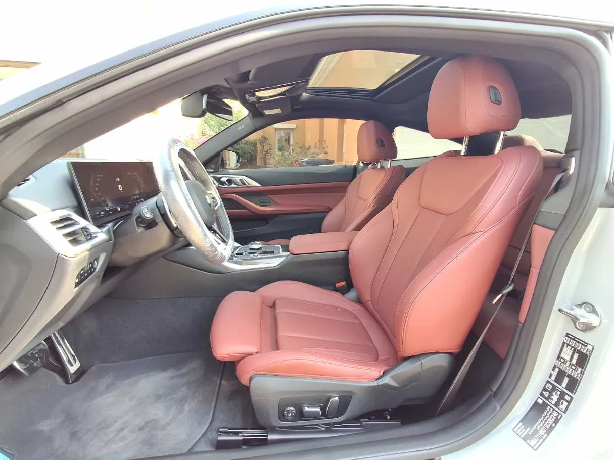 Car image 12