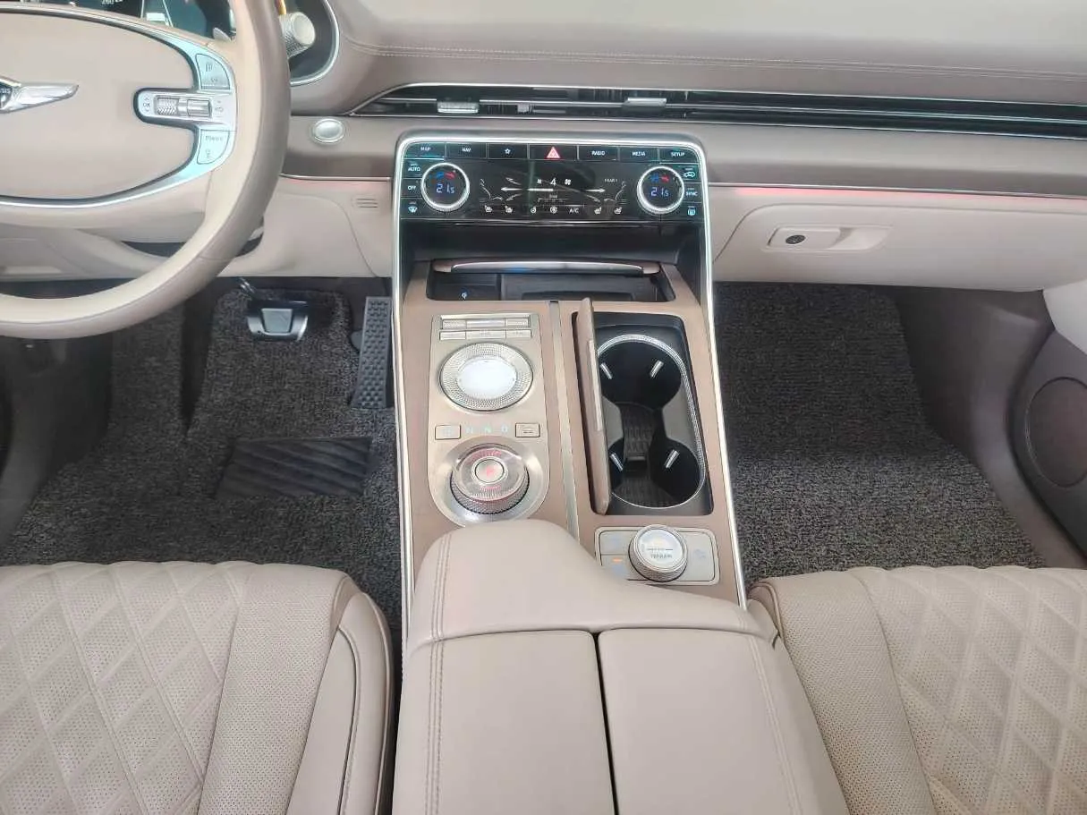 Car image 21
