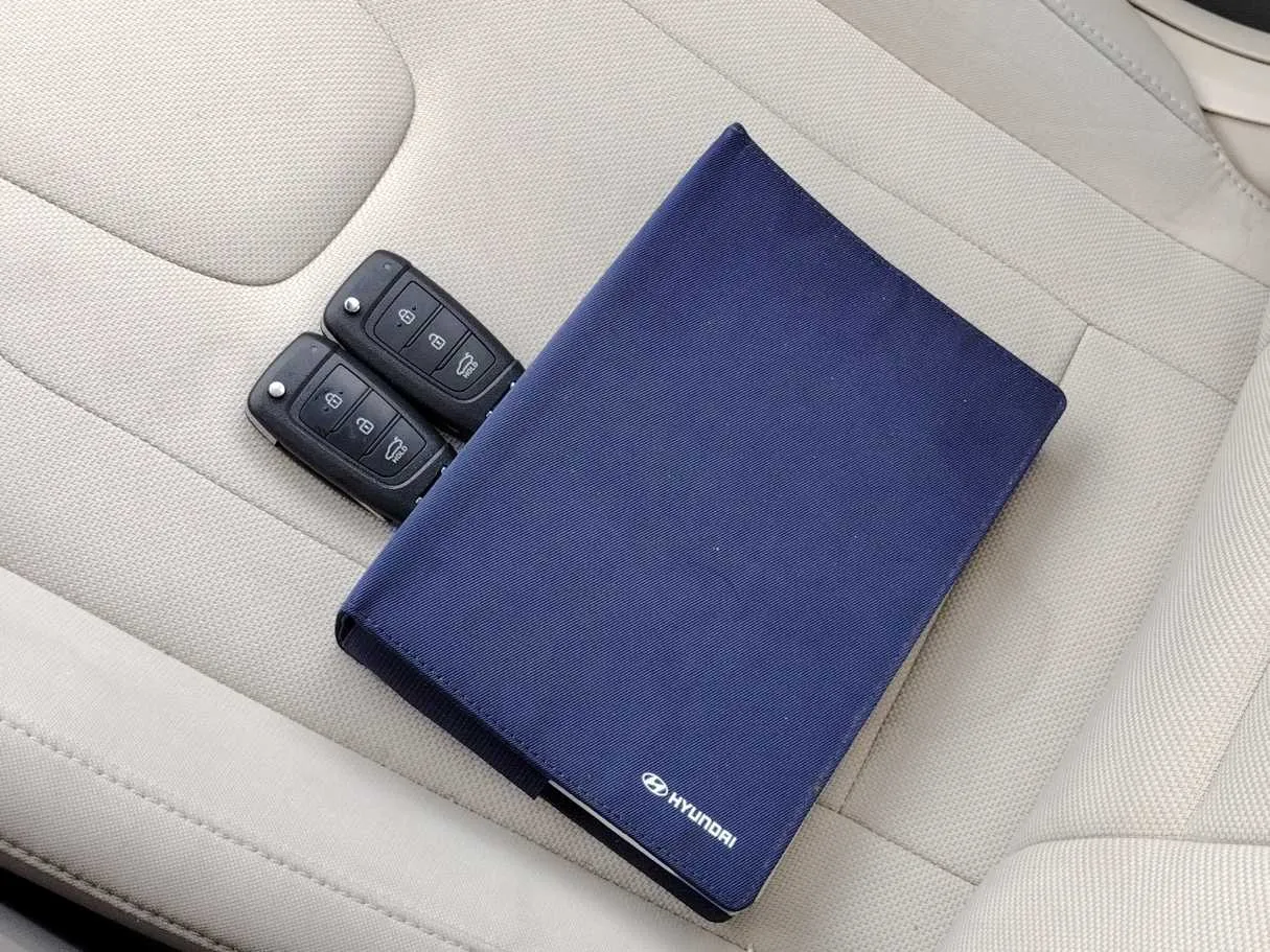 Car image 24