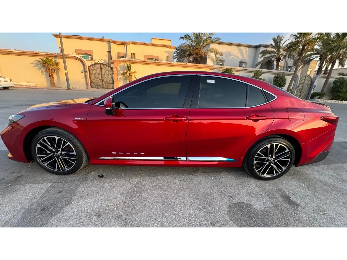 Car image 8