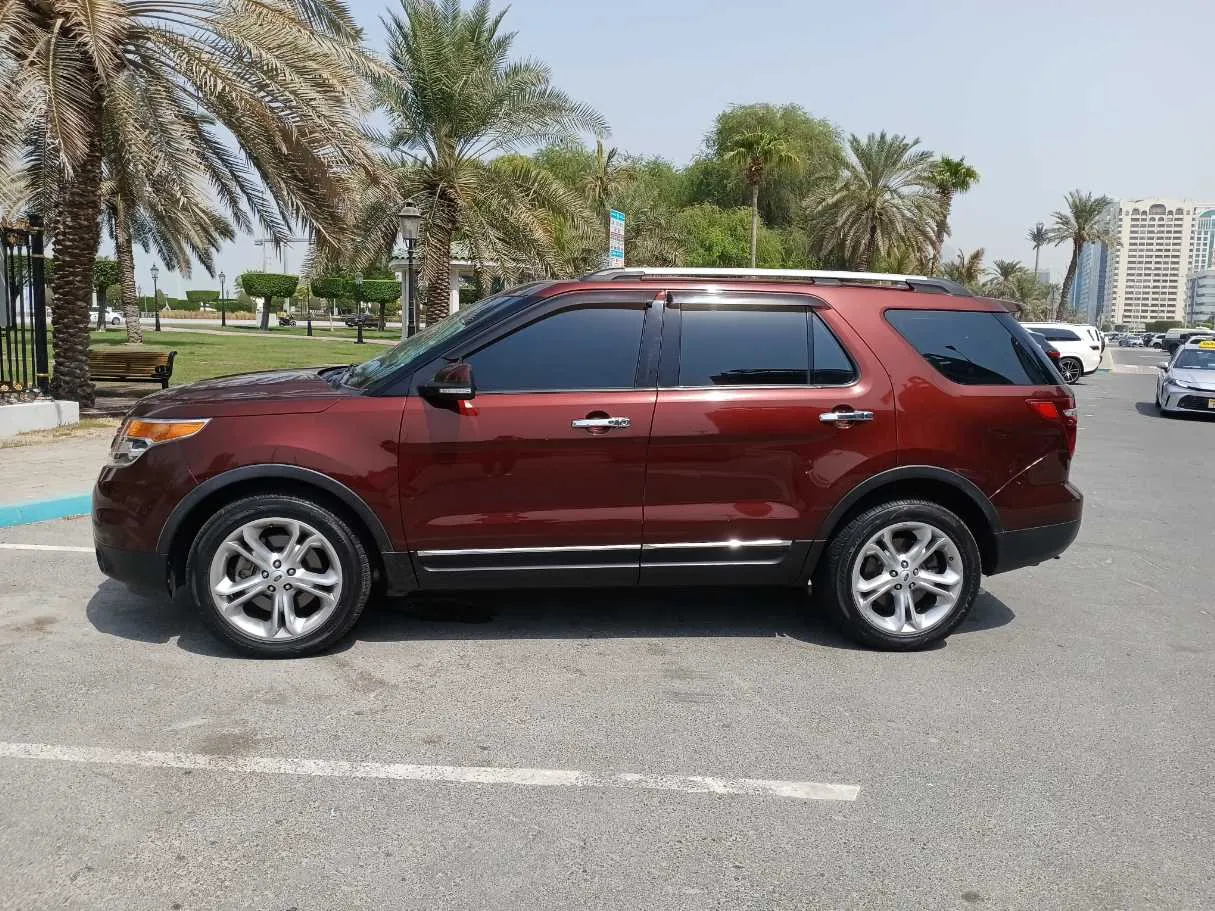 Car image 8