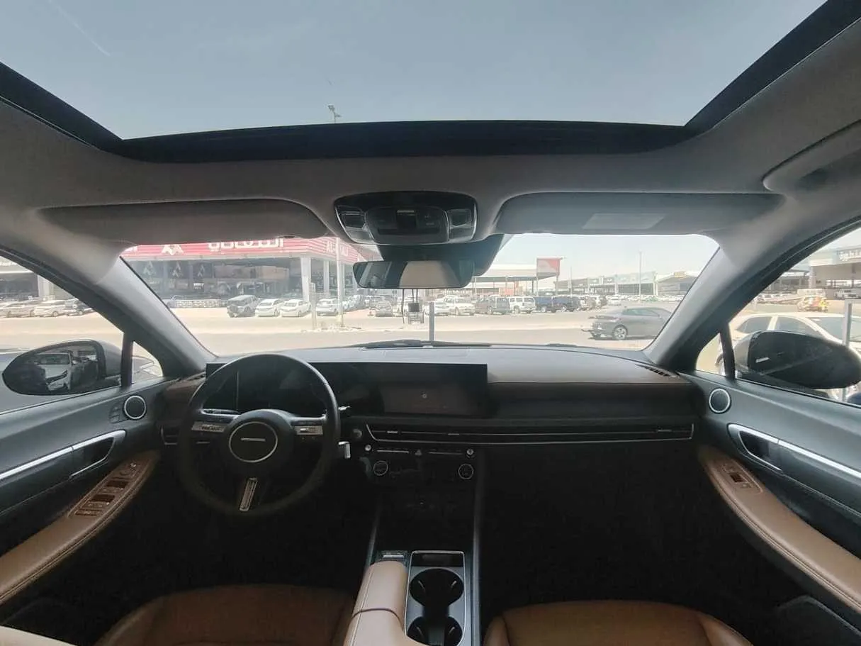 Car image 23
