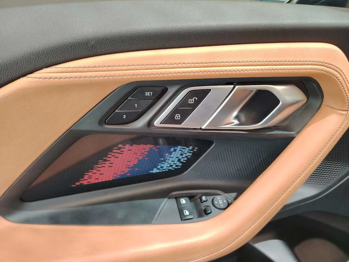Car image 29