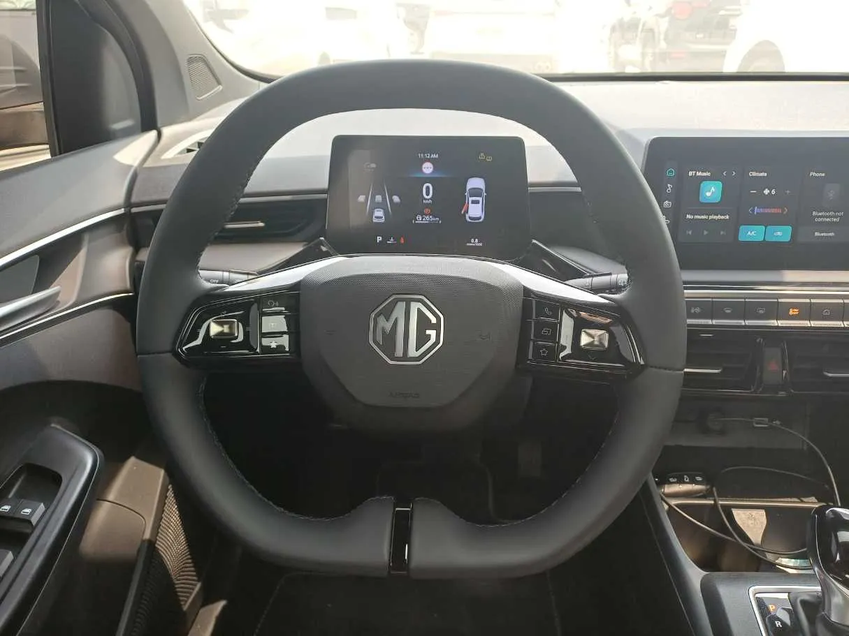 Car image 13