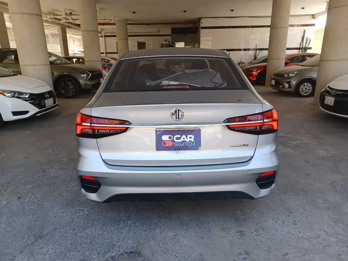 Car image 6
