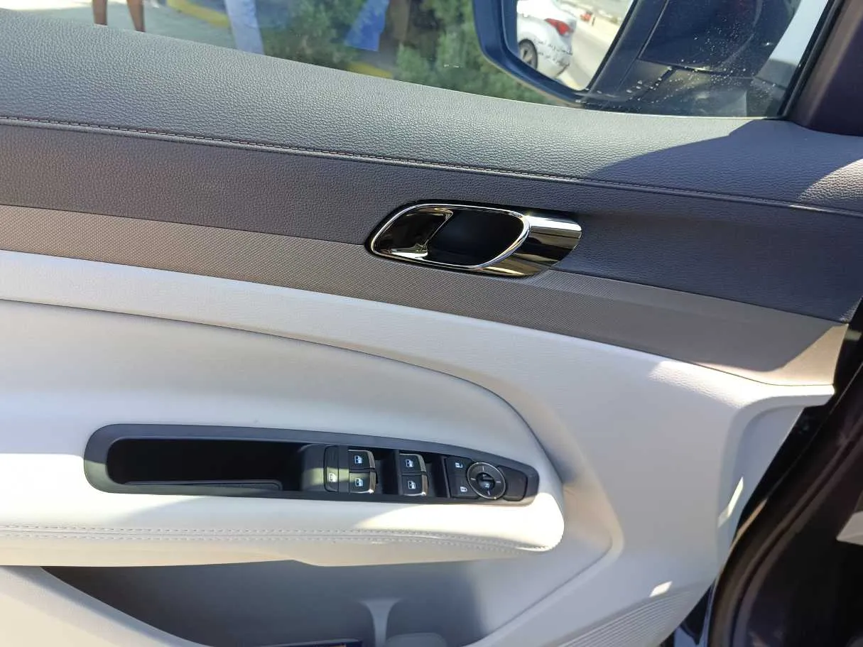 Car image 29