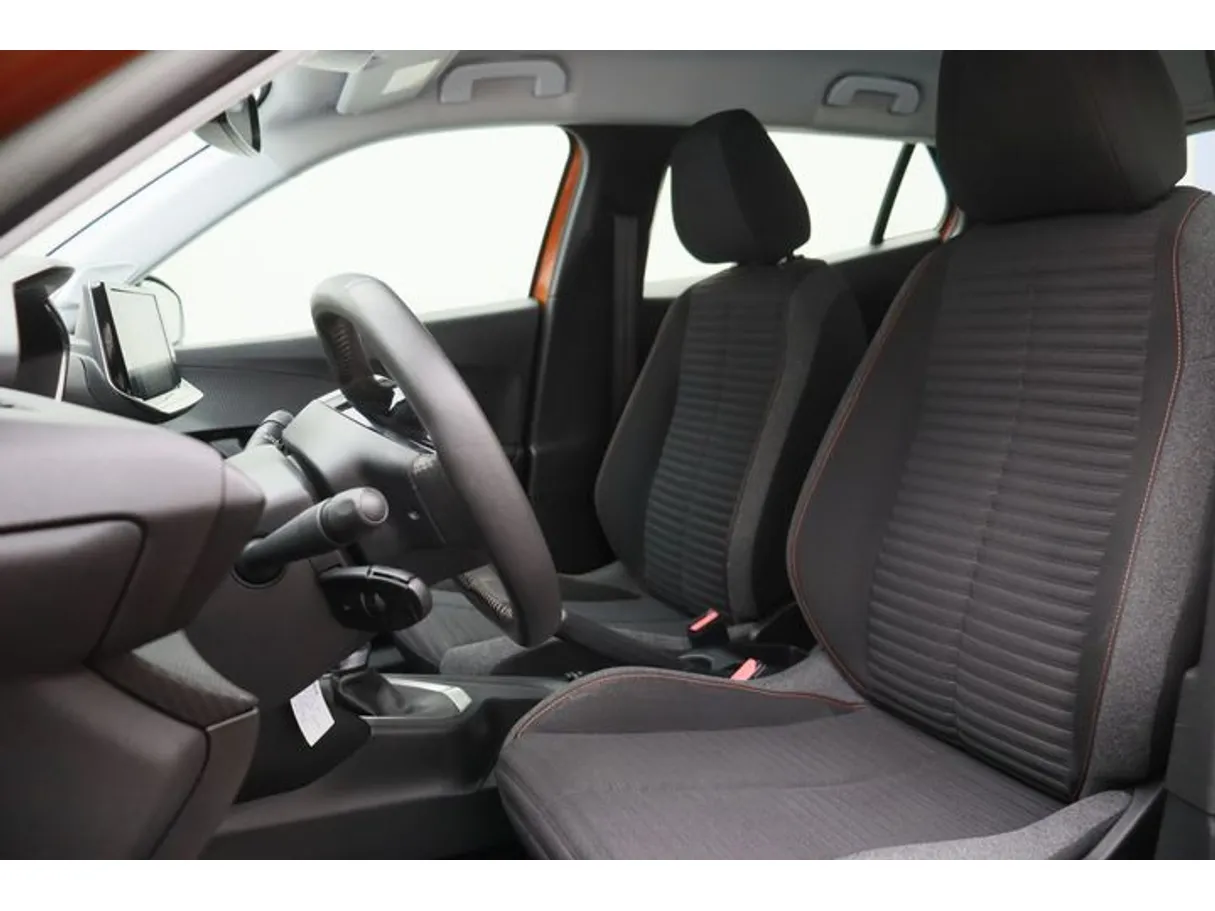 Car image 8