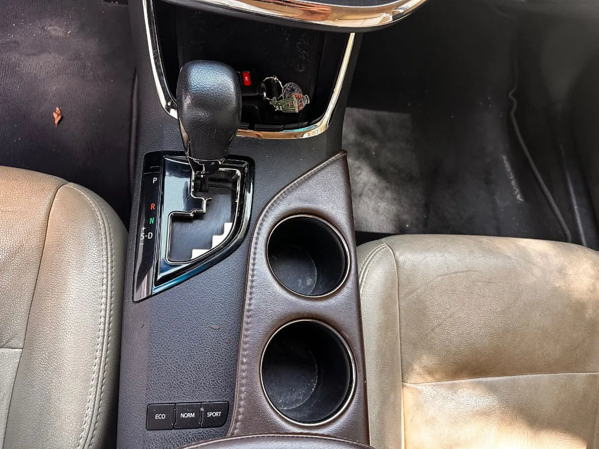 Car image 17