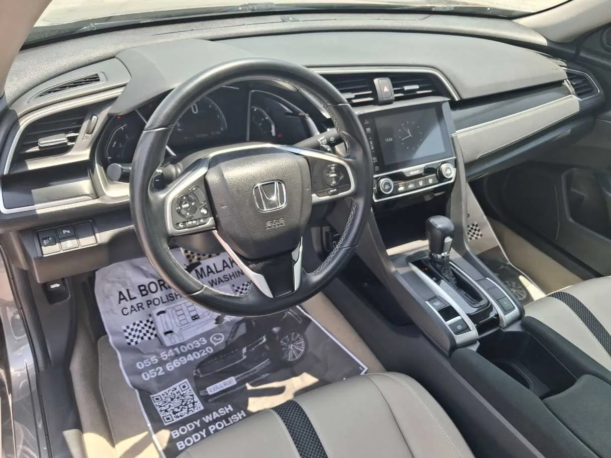 Car image 11