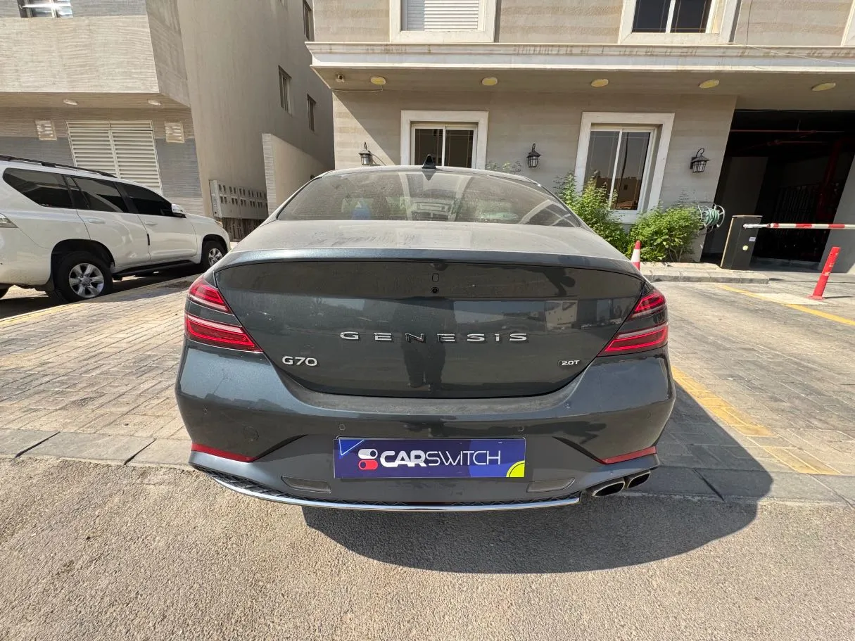 Car image 6