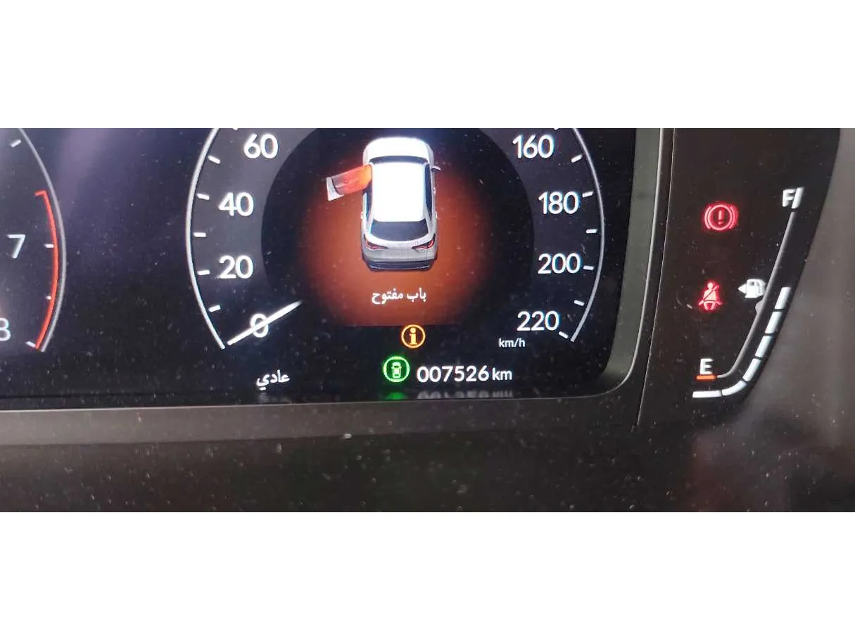Car image 18