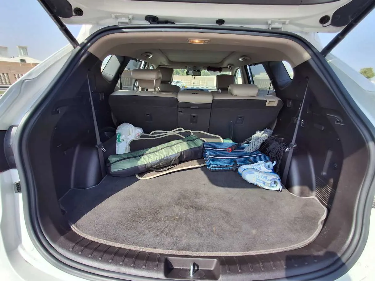 Car image 19