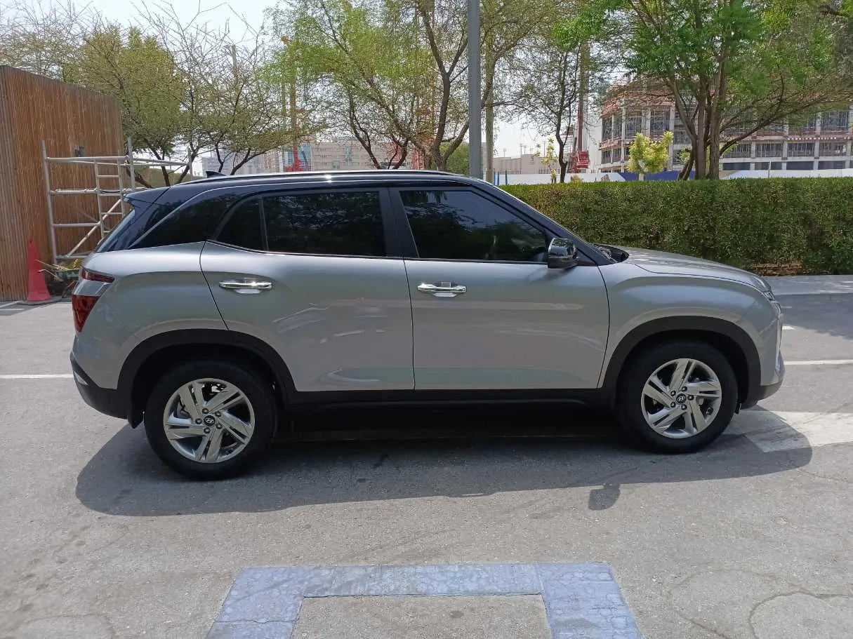 Car image 8