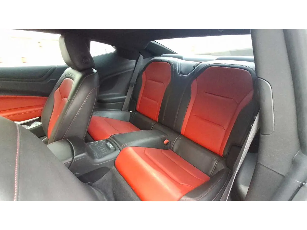 Car image 12