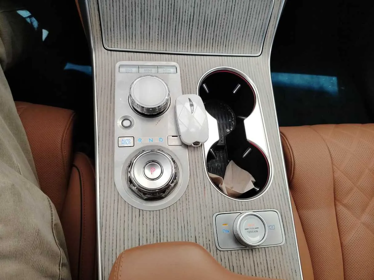 Car image 22