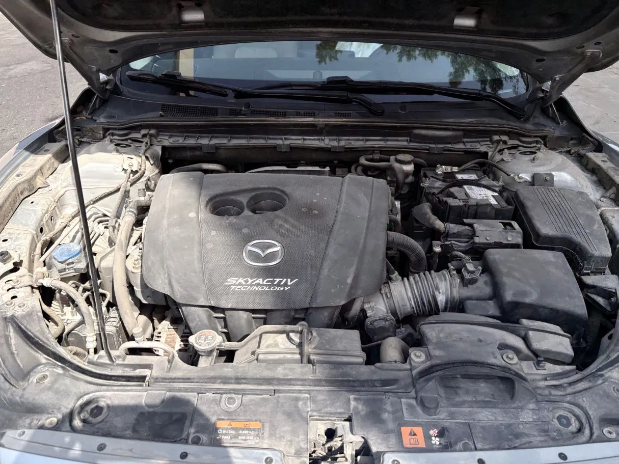 Car image 26