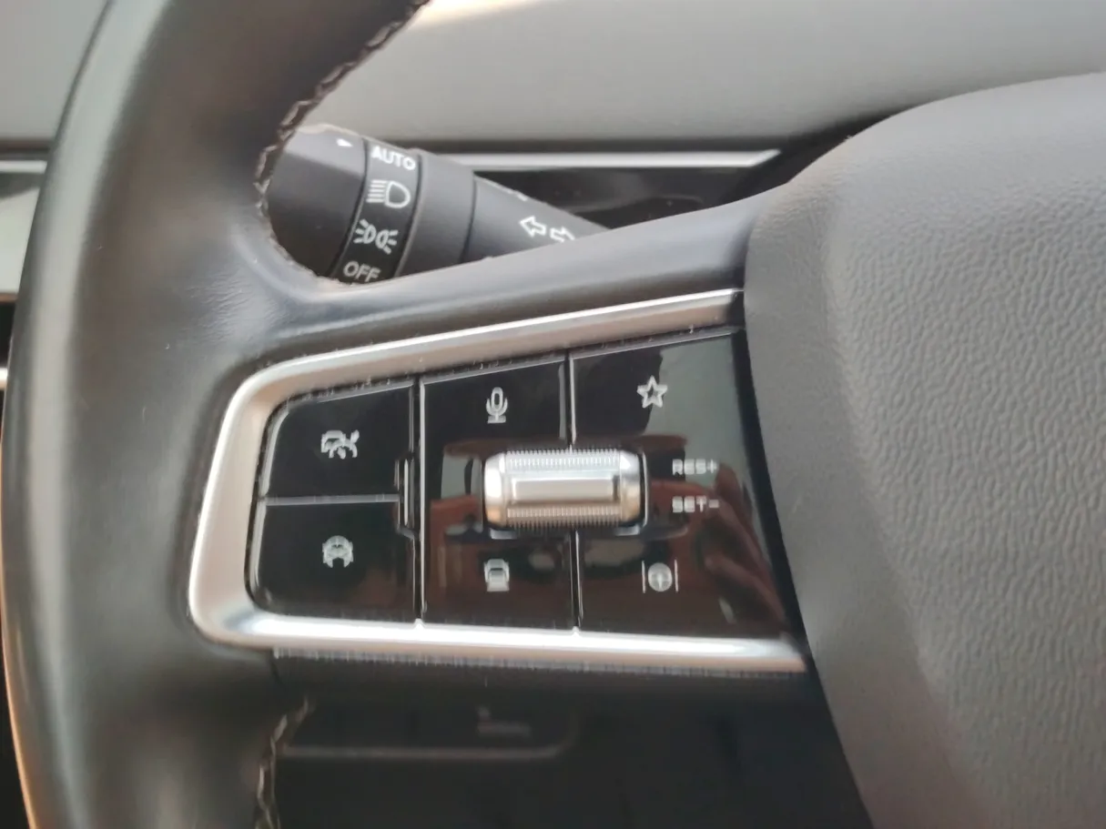 Car image 32