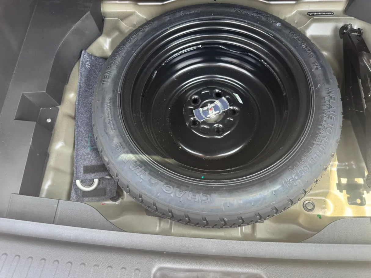 Car image 22