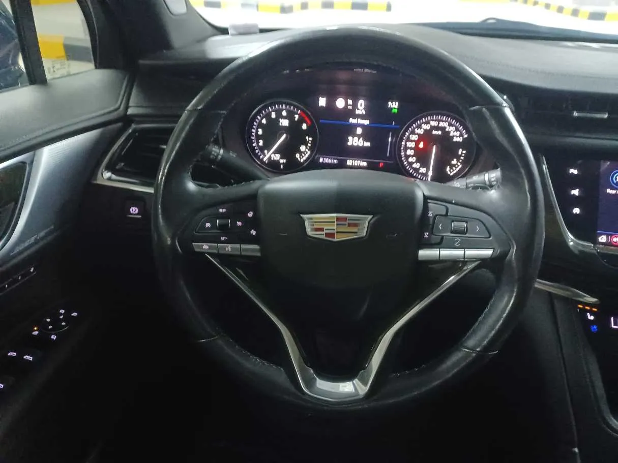 Car image 16