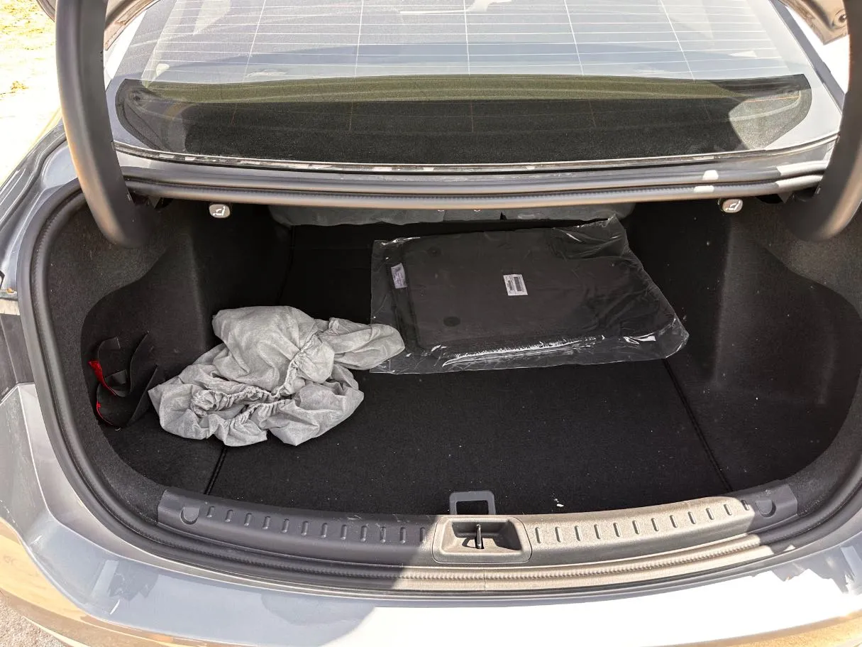 Car image 24