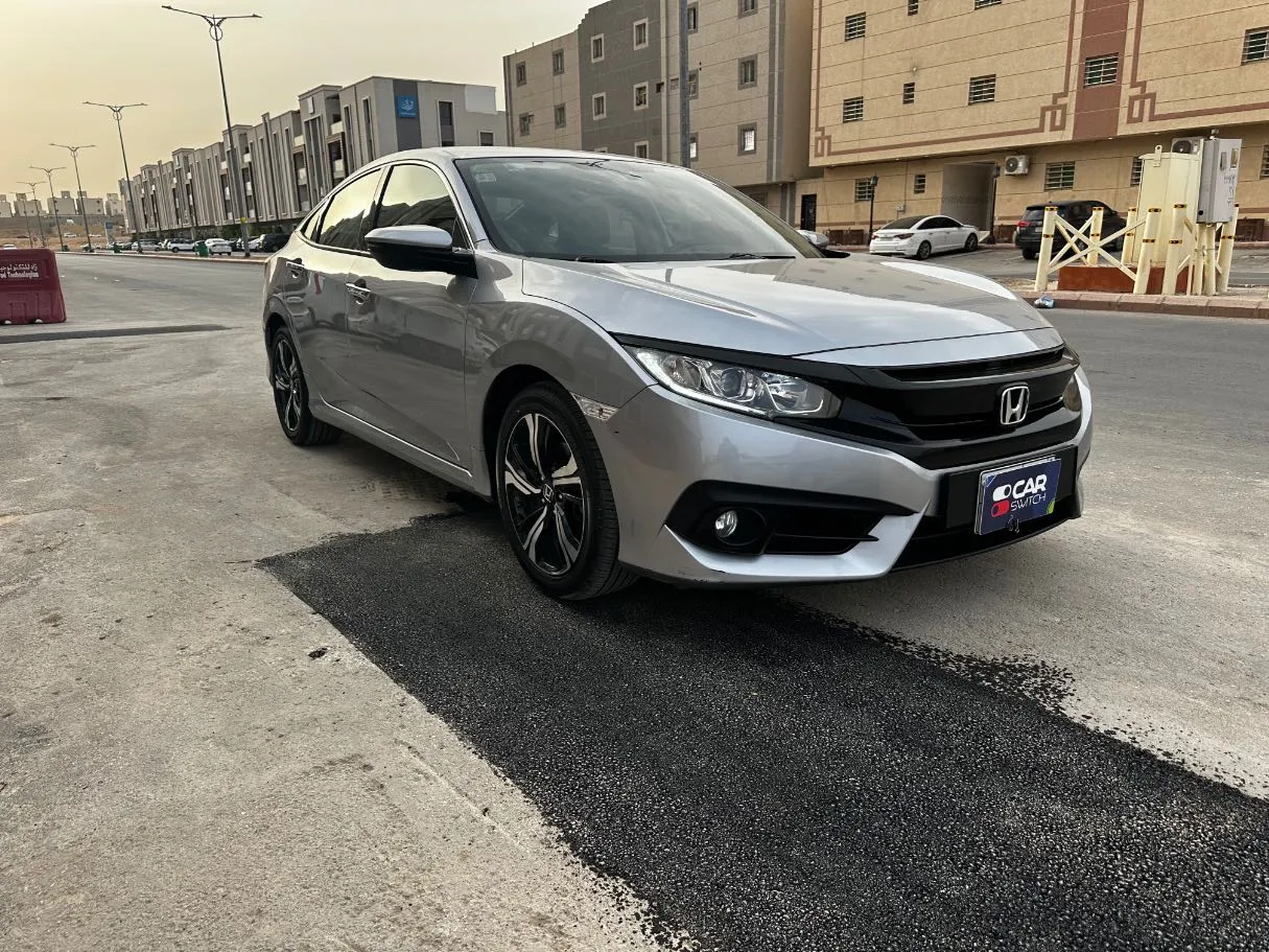 Car image 3