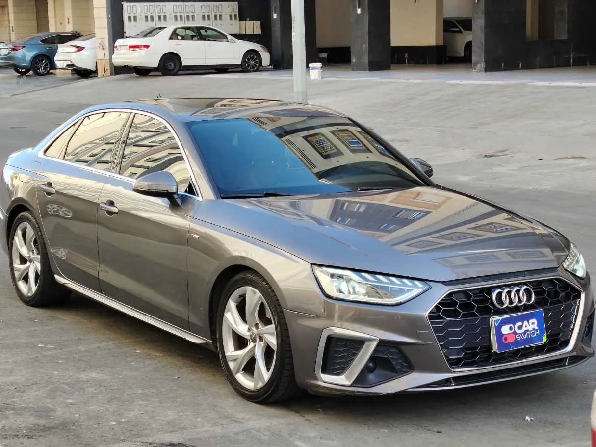Car image 3