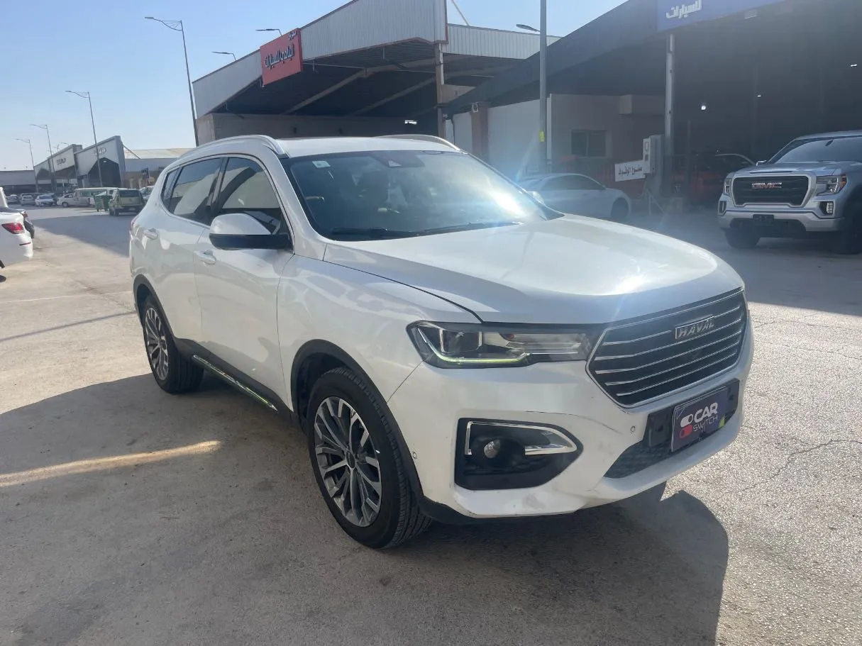 Car image 3