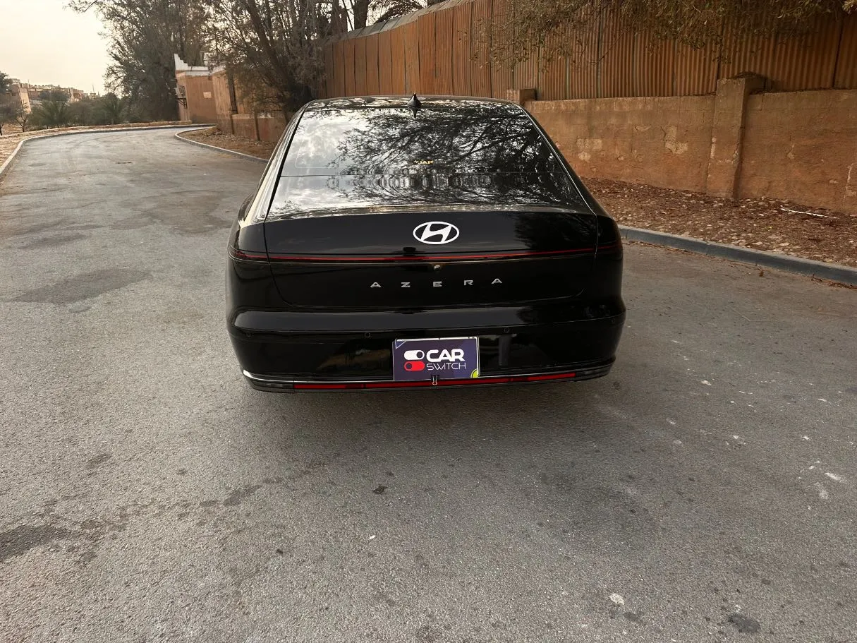 Car image 6
